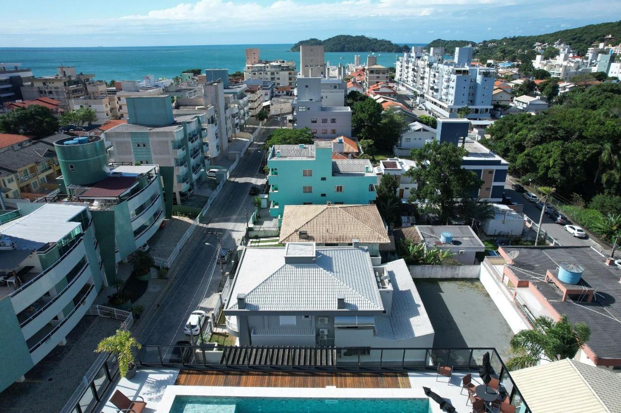 Adra 301 - Apartamento No Centro De Bombinhas - Rooftop Com Piscina E Academia - A Poucos Metros Da Praia - Exterior foto