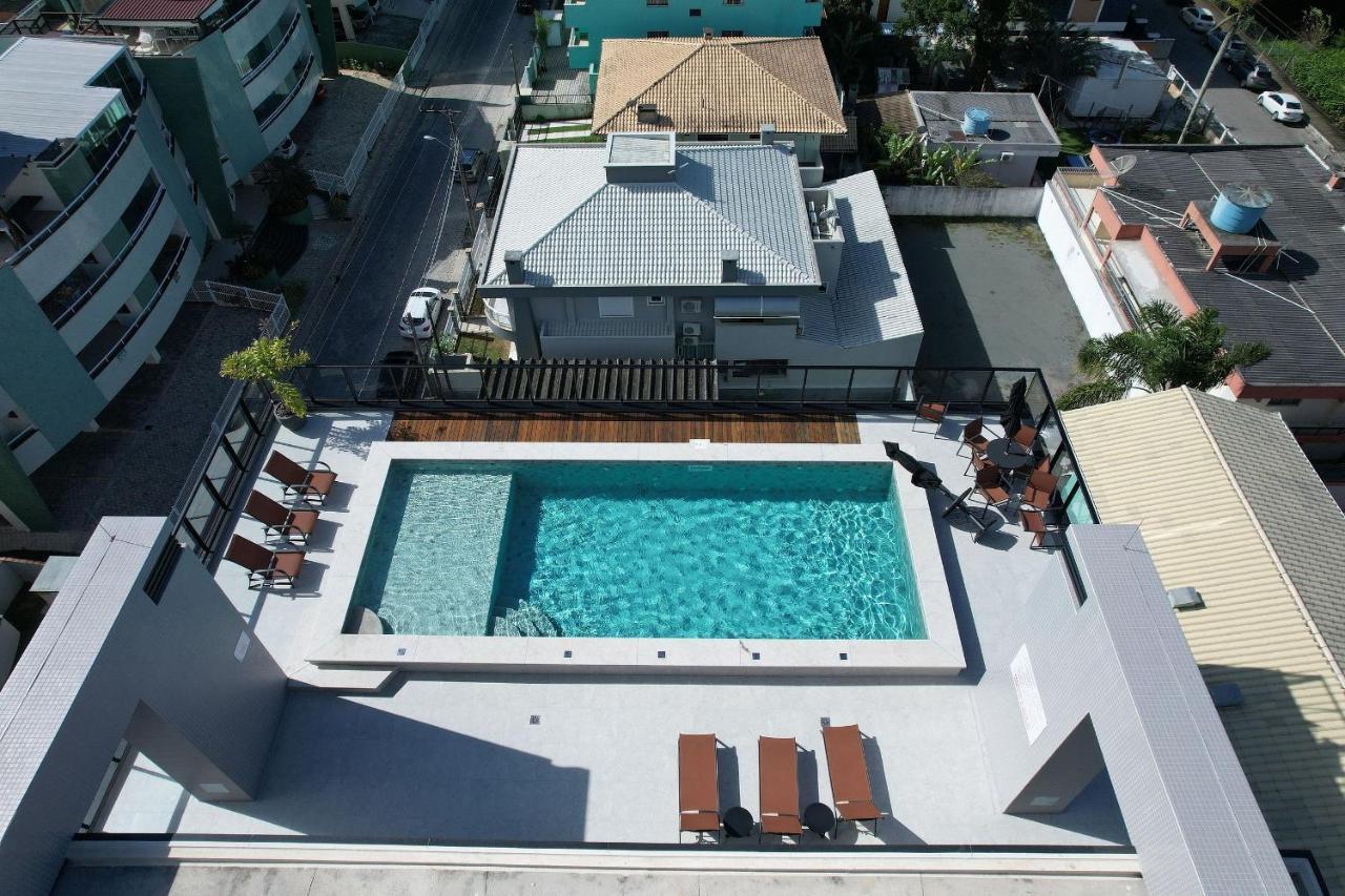 Adra 301 - Apartamento No Centro De Bombinhas - Rooftop Com Piscina E Academia - A Poucos Metros Da Praia - Exterior foto